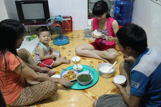 Gia đình Tạm Bợ Full