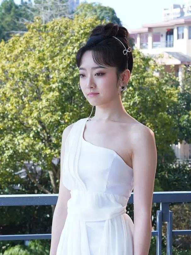 Nữ Tổng Tài Lạnh Lùng 2 1