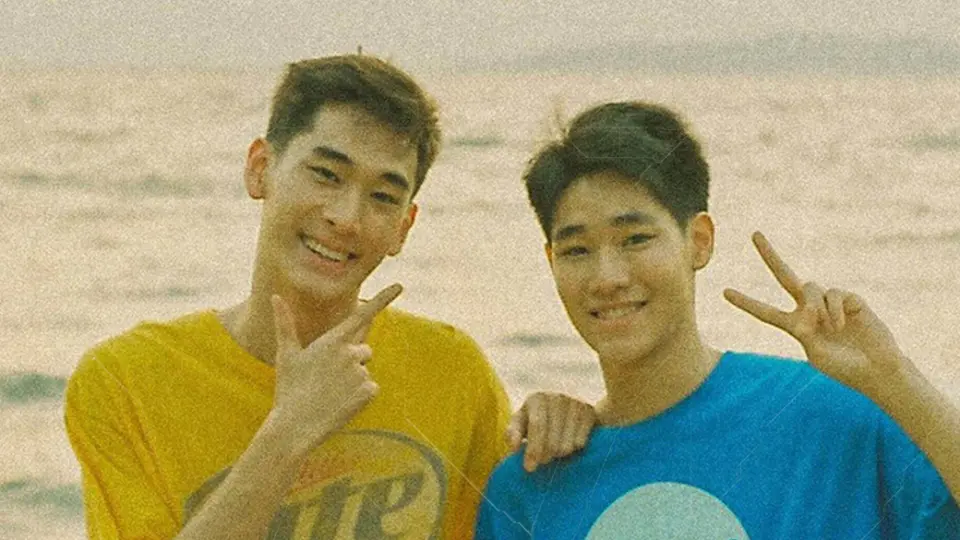 The Yearbook: Sách Kỷ Yếu  01