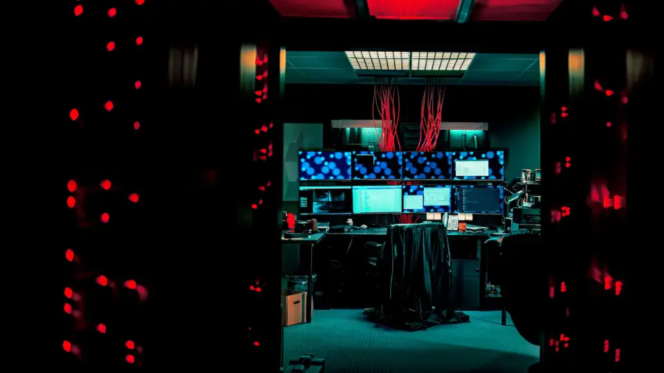 Cyberbunker: Tội Phạm Thế Giới Ngầm Full
