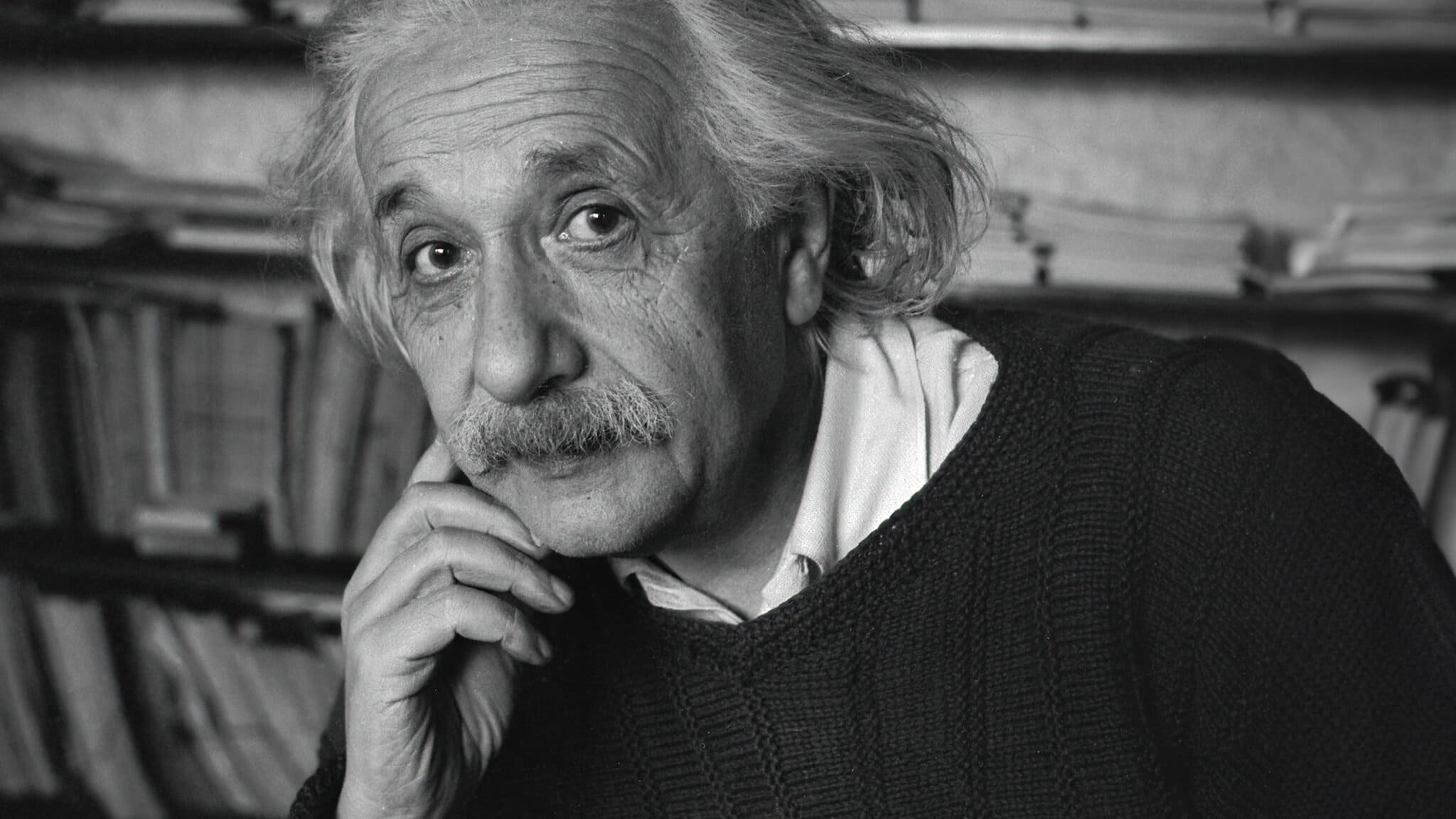 Einstein Và Trái Bom Full